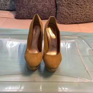 Green leather upper heels